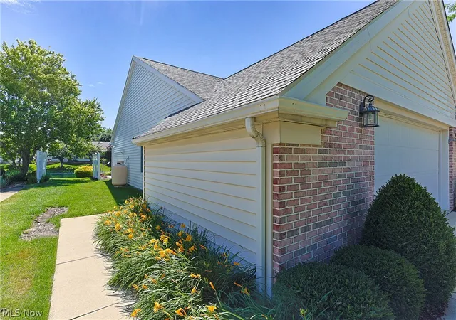 Homes for sale in Huron, OH | 2116 Lakefield Dr, Huron, OH 44839 | MLS# 5212041
