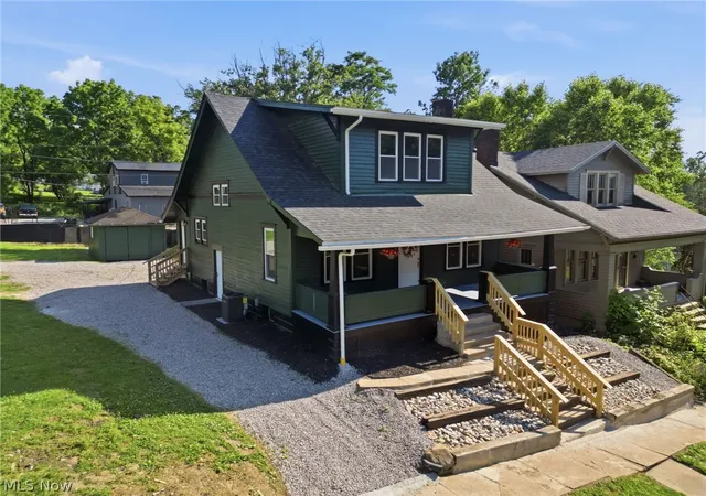 2nd image of 824 Prospect Ave, Zanesville, OH 43701 | MLS# 5222108