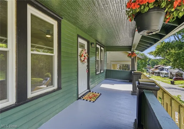 Photo 3 of Sale Pending at 824 Prospect Ave, Zanesville, OH 43701 | MLS# 5222108 | Listing updated on 2026-07-24