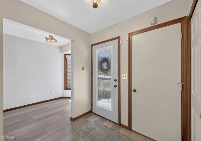 Homes for sale in Middleburg Heights, OH | 15504 Roxboro Dr, Middleburg Heights, OH 44130 | MLS# 5221502