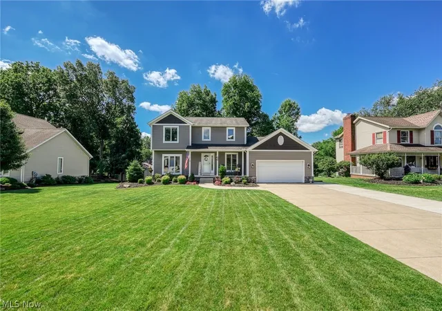 Homes for sale in Uniontown, OH | 1560 Applewood Way, Uniontown, OH 44685 | MLS# 5221438