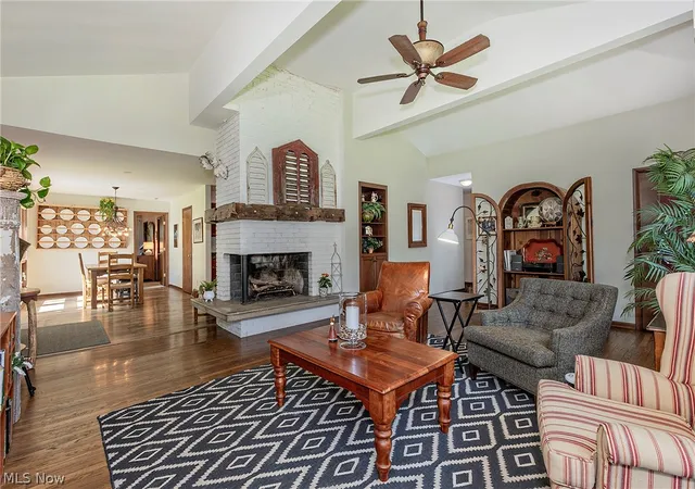 3rd image of 15880 Laurel Rd, Chagrin Falls, OH 44022 | MLS# 5219678