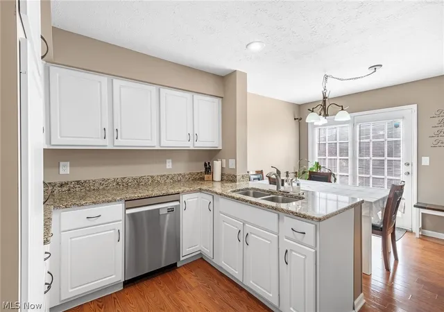 Homes for sale in Rocky River, OH | 103 Cliffside Commons Dr, Rocky River, OH 44116