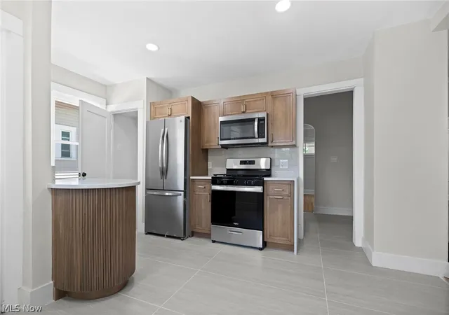Photo 4 of Single family home for sale at 1438 Elbur Ave, Lakewood, OH 44107 | MLS# 5215350 | Listing updated on 2026-08-26