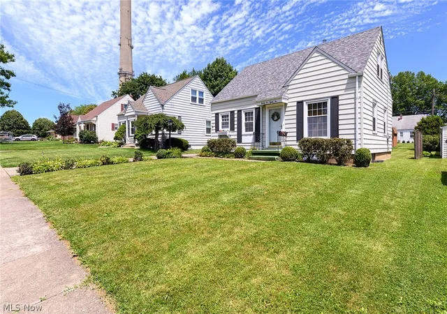 Homes for sale in Cuyahoga Falls, OH | 2585 25th St, Cuyahoga Falls, OH 44223 | MLS# 5221926