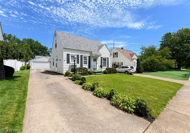 Homes for sale in Cuyahoga Falls, OH | 2585 25th St, Cuyahoga Falls, OH 44223 | MLS# 5221926
