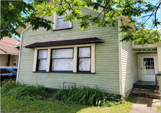Homes for sale in Cleveland, OH | 3353 W 46th St, Cleveland, OH 44102 | MLS# 5221929