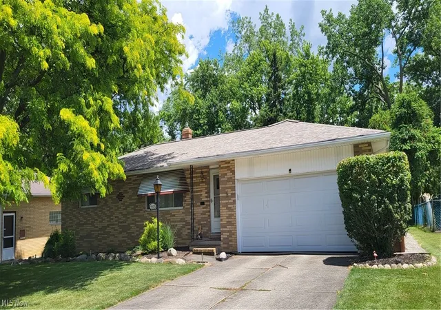 Homes for sale in Parma, OH | 7573 Biscayne Blvd, Parma, OH 44134 | MLS# 5220906