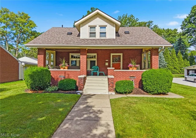 Homes for sale in Alliance, OH | 1733 Parkway Blvd, Alliance, OH 44601 | MLS# 5221390
