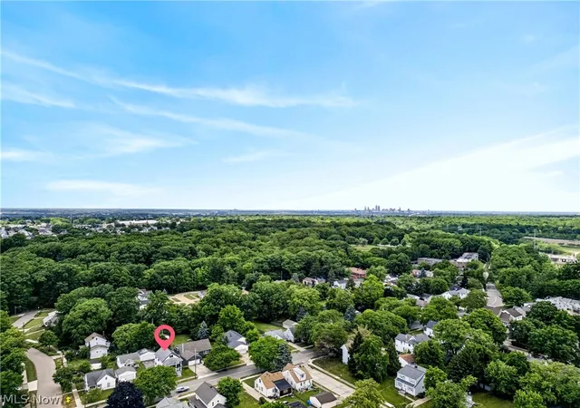 Homes for sale in Garfield Heights, OH | 5012 Henry St, Garfield Heights, OH 44125 | MLS# 5221991