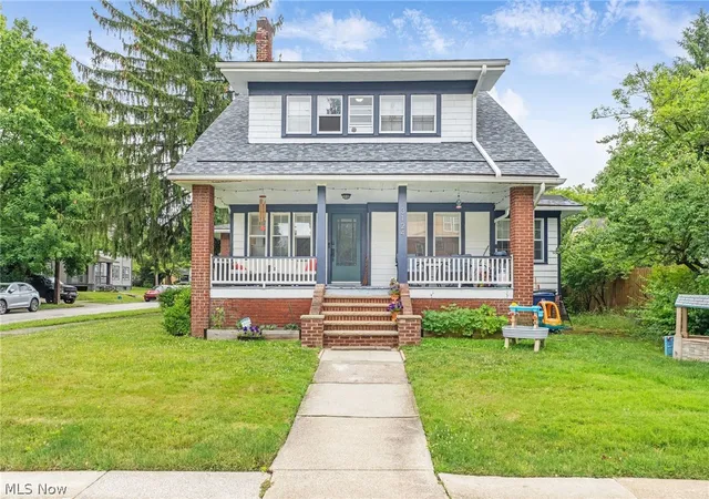 Homes for sale in Cleveland Heights, OH | 3124 Edgehill Rd, Cleveland Heights, OH 44118 | MLS# 5221403