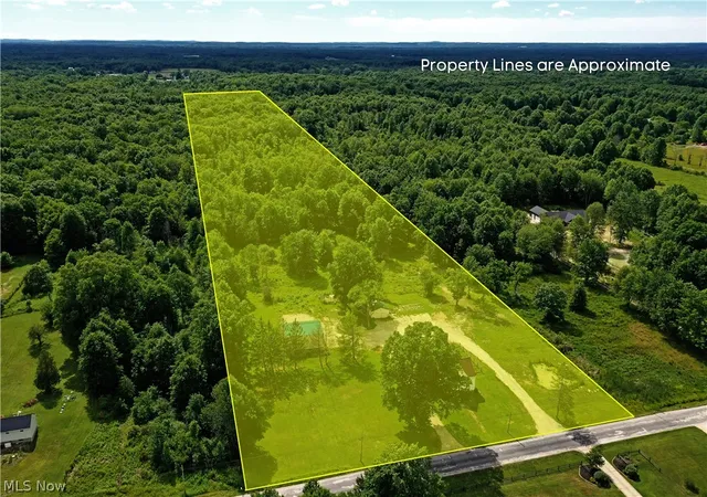 Photo 2 of Single family home for sale at 6349 Downs Rd Nw, Warren, OH 44481 | MLS# 5221654 | Listing updated on 2026-08-24
