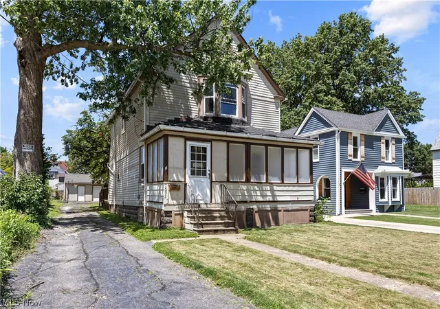 Photo 2 of Single family home for sale at 1592 Newman Ave, Lakewood, OH 44107 | MLS# 5222191 | Listing updated on 2026-07-16
