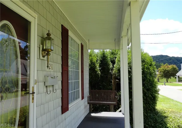 Homes for sale in Chester, WV | 128 Columbia, Chester, WV 26034 | MLS# 5222060