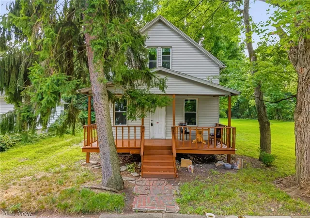 Photo 2 of Single family home for sale at 146 Albert St Ne, Warren, OH 44483 | MLS# 5221557 | Listing updated on 2026-08-21