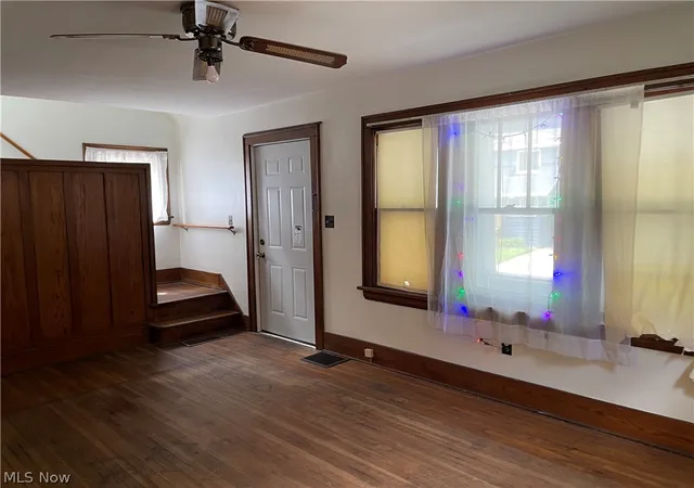 2nd image of 142 Emerling Ave, Akron, OH 44301 | MLS# 5222247