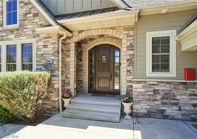 Photo 3 of Sale Pending at 2781 Country Clb Blvd, Rocky River, OH 44116 | MLS# 5221917 | Listing updated on 2026-07-16