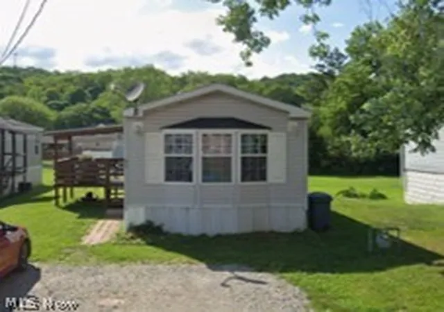 1st image of 211 Broughton Ave, Marietta, OH 45750 | MLS# 5222258