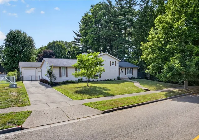 2nd image of 1912 Tremont St, Dover, OH 44622 | MLS# 5222057