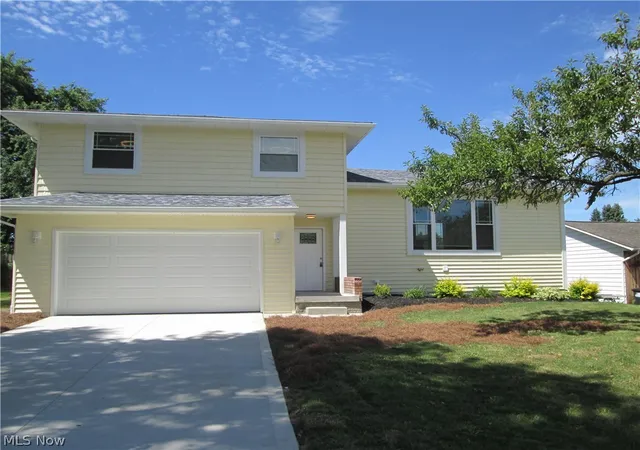 Photo 2 of Single family home for sale at 2887 Nancy Cir, Brunswick, OH 44212 | MLS# 5220961 | Listing updated on 2026-08-28