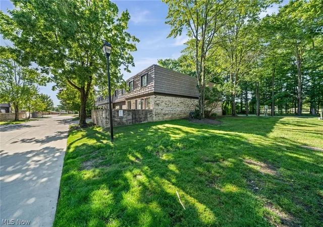 Homes for sale in Broadview Heights, OH | 593 Tollis Pkwy #4-32, Broadview Heights, OH 44147 | MLS# 5222085