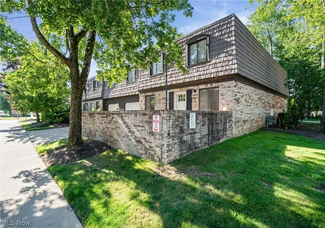Homes for sale in Broadview Heights, OH | 593 Tollis Pkwy #4-32, Broadview Heights, OH 44147 | MLS# 5222085