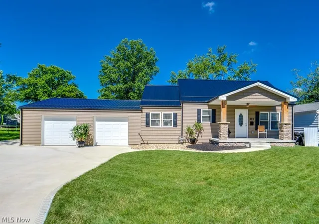 Homes for sale in Massillon, OH | 301 Avis Ave Nw, Massillon, OH 44646 | MLS# 5222126