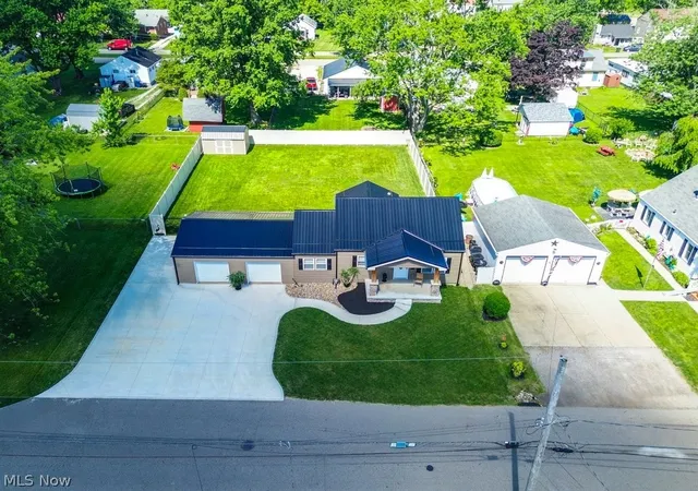 Homes for sale in Massillon, OH | 301 Avis Ave Nw, Massillon, OH 44646 | MLS# 5222126