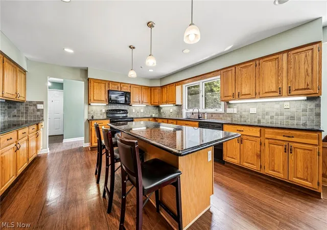 3rd image of 8325 Lincoln Dr, Chesterland, OH 44026 | MLS# 5222240