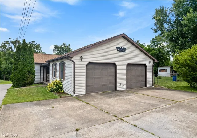 Homes for sale in Parkersburg, WV | 1315 Cale St, Parkersburg, WV 26101 | MLS# 5221923