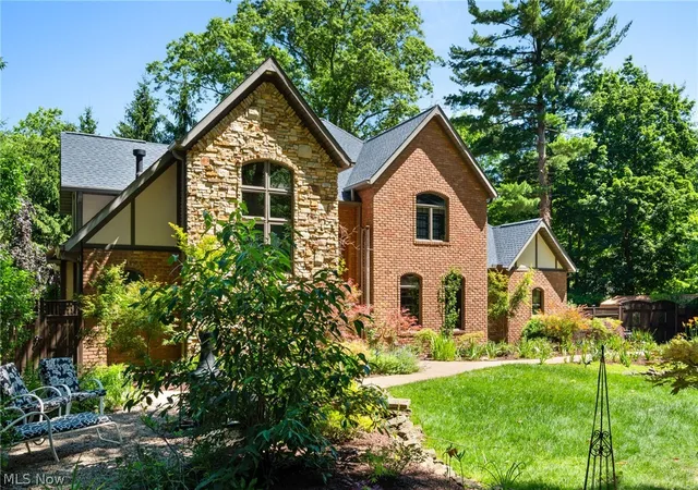 2nd image of 1920 Stockbridge Rd, Akron, OH 44313 | MLS# 5220004
