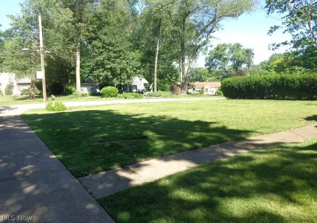 Homes for sale in North Olmsted, OH | 4455 Root Rd, North Olmsted, OH 44070 | MLS# 5221372