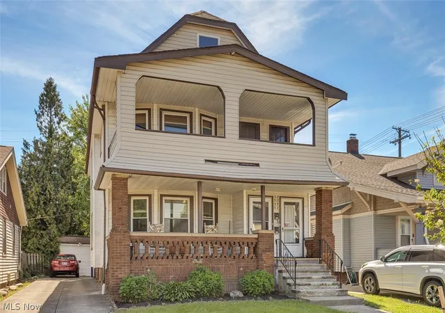 Homes for sale in Lakewood, OH | 2095 Wyandotte Ave, Lakewood, OH 44107 | MLS# 5217367
