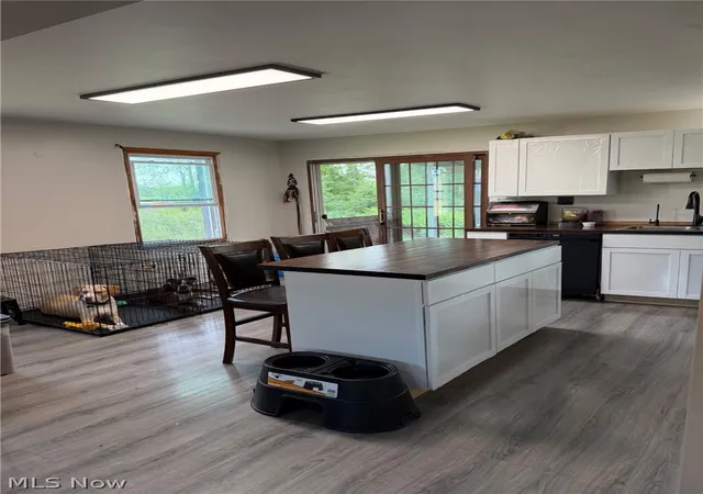 Photo 4 of Sale Pending at 3801 Beck Ave, Louisville, OH 44641 | MLS# 5222313 | Listing updated on 2026-07-02