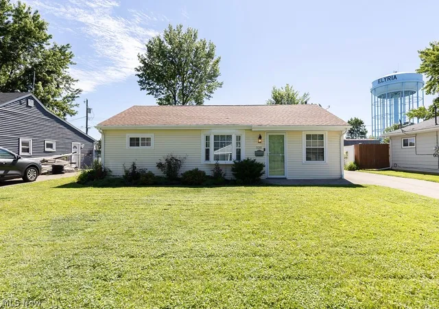 1st image of 520 Ironwood Ct, Elyria, OH 44035 | MLS# 5222177