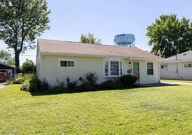 2nd image of 520 Ironwood Ct, Elyria, OH 44035 | MLS# 5222177