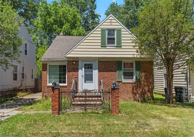 Homes for sale in Cleveland Heights, OH | 3809 Bainbridge Rd, Cleveland Heights, OH 44118 | MLS# 5221618