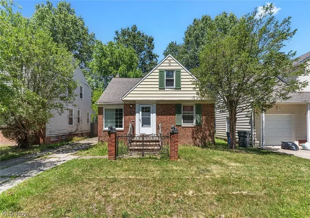 Homes for sale in Cleveland Heights, OH | 3809 Bainbridge Rd, Cleveland Heights, OH 44118 | MLS# 5221618