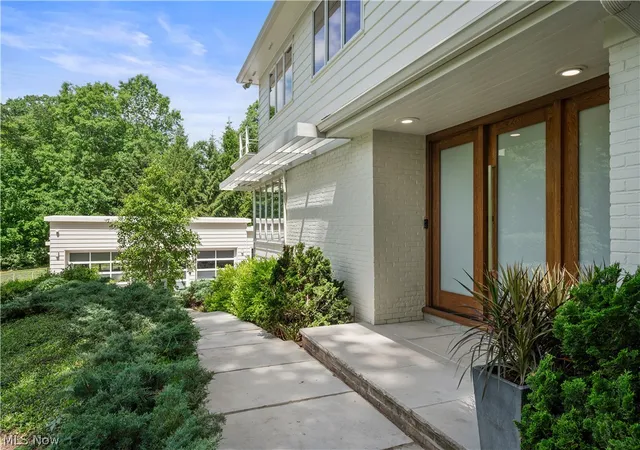 Photo 3 of Mansion for sale at 19103 N Park Blvd, Shaker Heights, OH 44122 | MLS# 5221602 | Listing updated on 2026-08-25