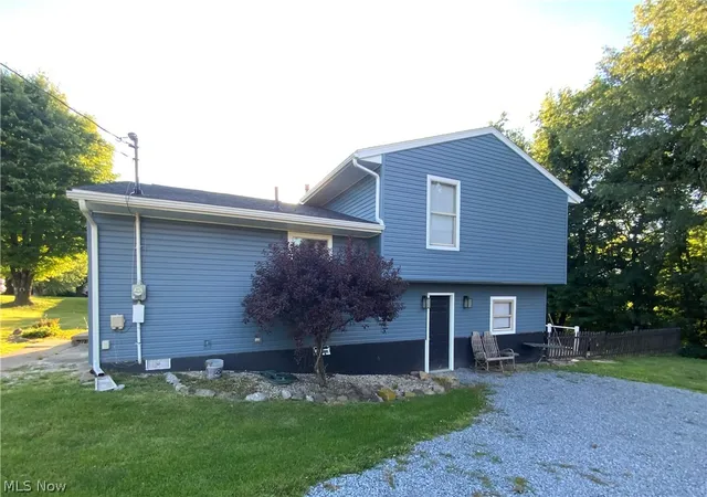Photo 3 of Single family home for sale at 1403 Faulk Ave, East Liverpool, OH 43920 | MLS# 5222229 | Listing updated on 2026-06-25