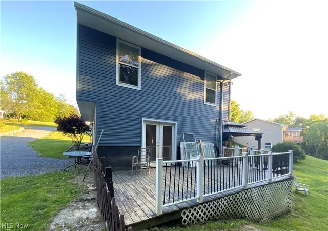 Photo 3 of Single family home for sale at 1403 Faulk Ave, East Liverpool, OH 43920 | MLS# 5222229 | Listing updated on 2026-06-25