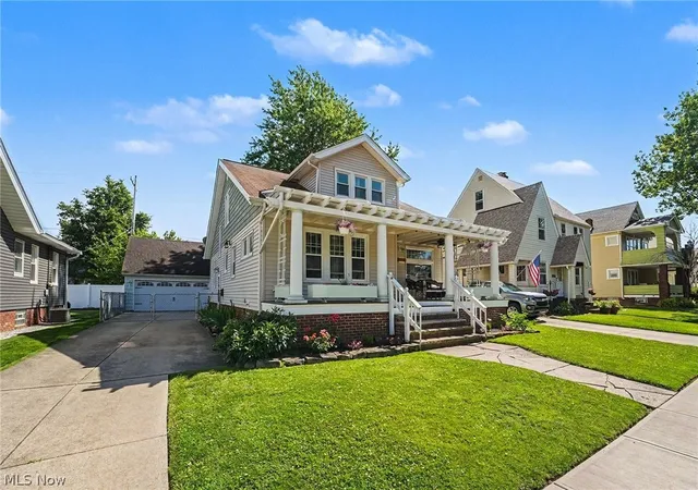 3rd image of 16901 Melgrave Ave, Cleveland, OH 44135 | MLS# 5221705