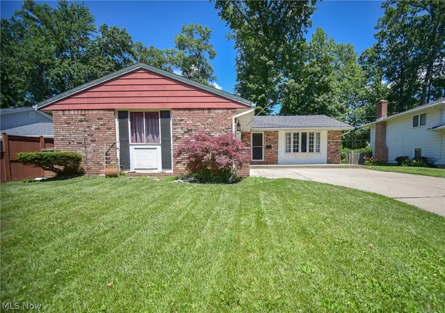 2nd image of 816 Bennett Dr, Elyria, OH 44035 | MLS# 5222080