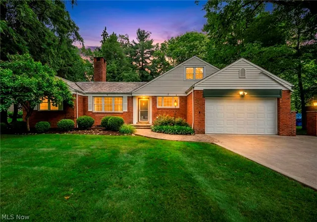 Homes for sale in Brecksville, OH | 10906 Fitzwater Rd, Brecksville, OH 44141 | MLS# 5221375