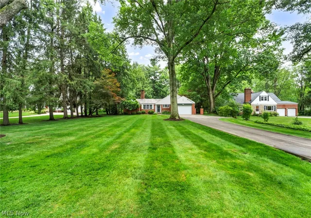 Homes for sale in Brecksville, OH | 10906 Fitzwater Rd, Brecksville, OH 44141 | MLS# 5221375