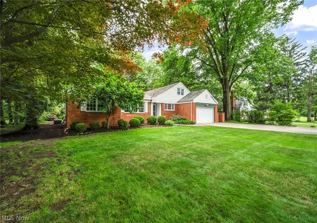 Homes for sale in Brecksville, OH | 10906 Fitzwater Rd, Brecksville, OH 44141 | MLS# 5221375