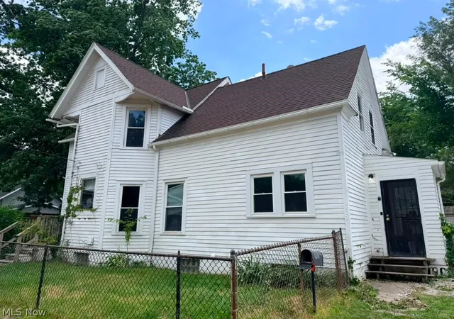 3rd image of 2982 E 67Th St, Cleveland, OH 44127 | MLS# 5222379