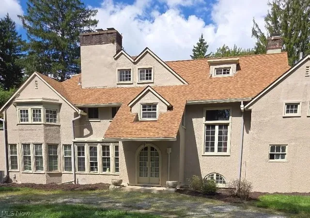 Photo 3 of Single family home for sale at 739 Cohasset Dr, Youngstown, OH 44511 | MLS# 5222386 | Listing updated on 2026-10-11