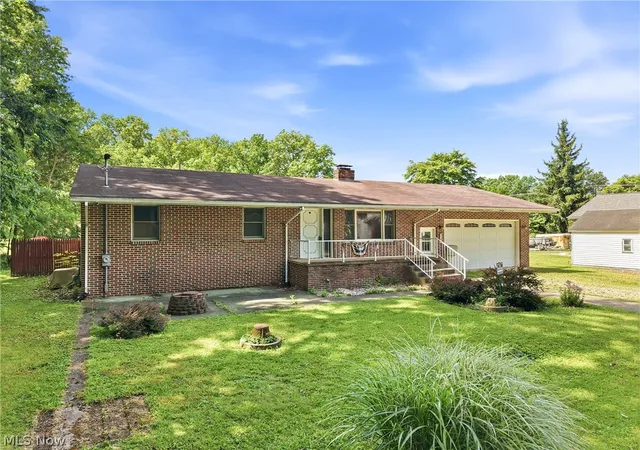 Homes for sale in Newton Falls, OH | 4100 E Broad St, Newton Falls, OH 44444 | MLS# 5222336