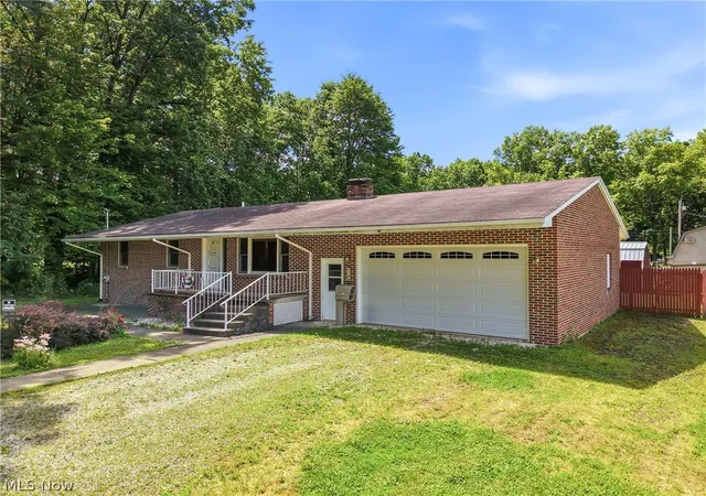 Homes for sale in Newton Falls, OH | 4100 E Broad St, Newton Falls, OH 44444 | MLS# 5222336